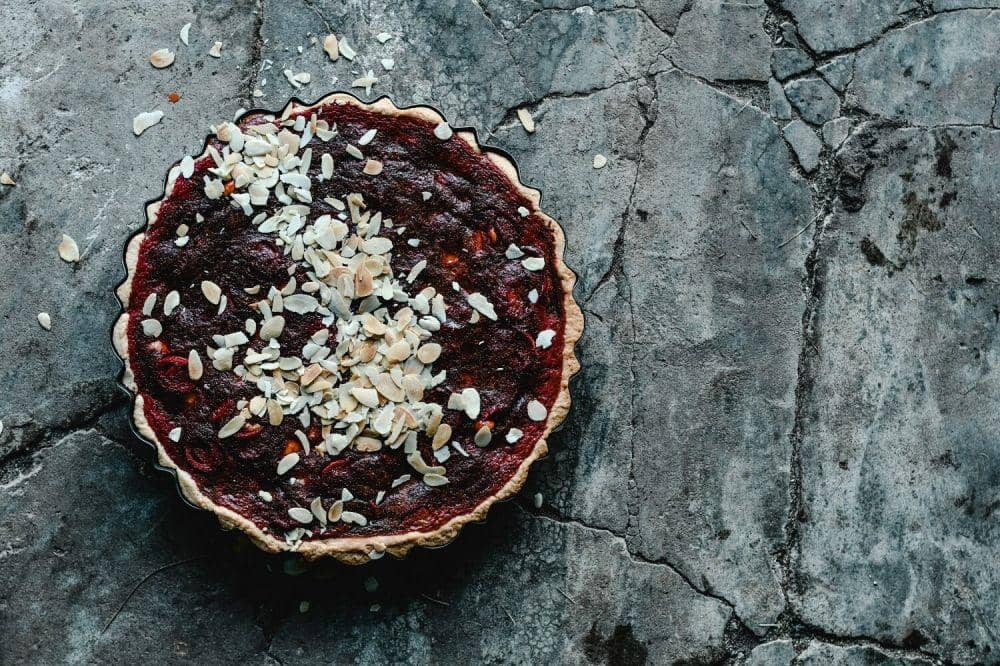 ilustrasi tamarillo tart (pexels.com/Eva Elijas)