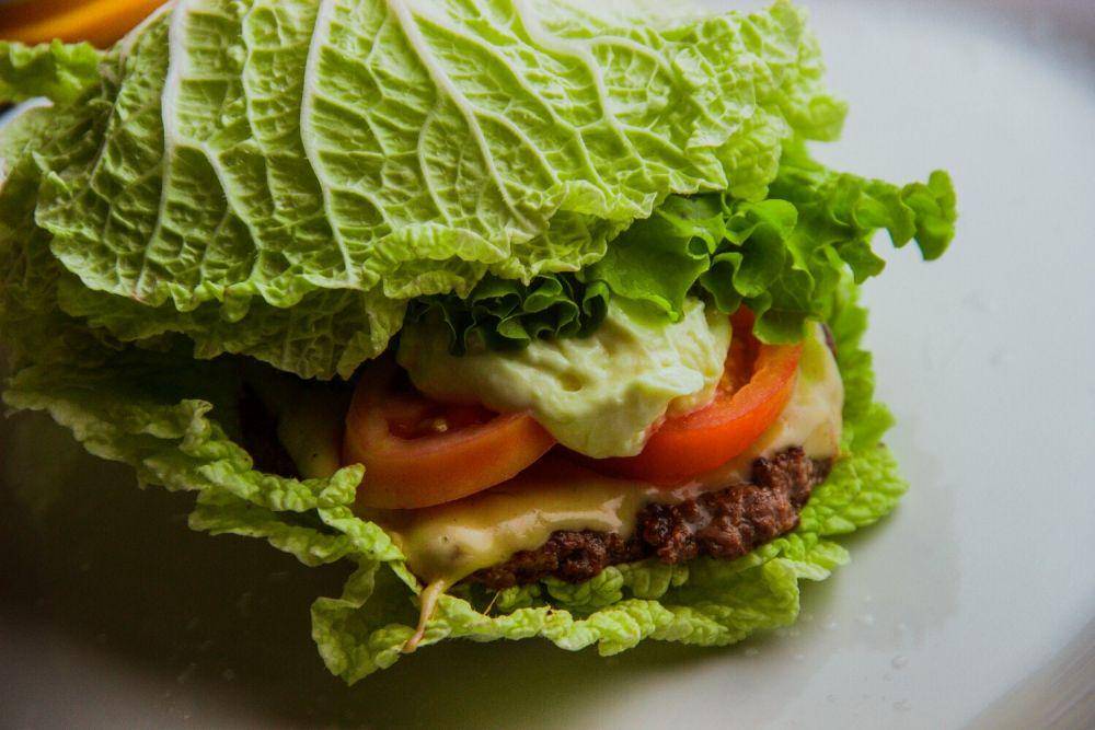 ilustrasi lettuce cups with beef tofu (pexels.com/Horizon Content)