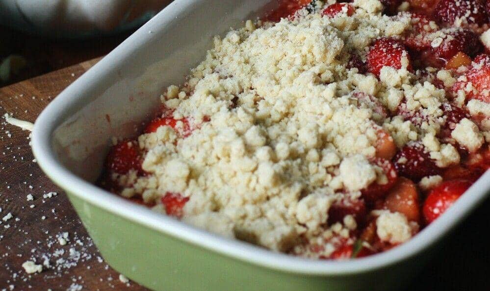 ilustrasi tamarillo crumble cake (pexels.com/Igor Murakhin)