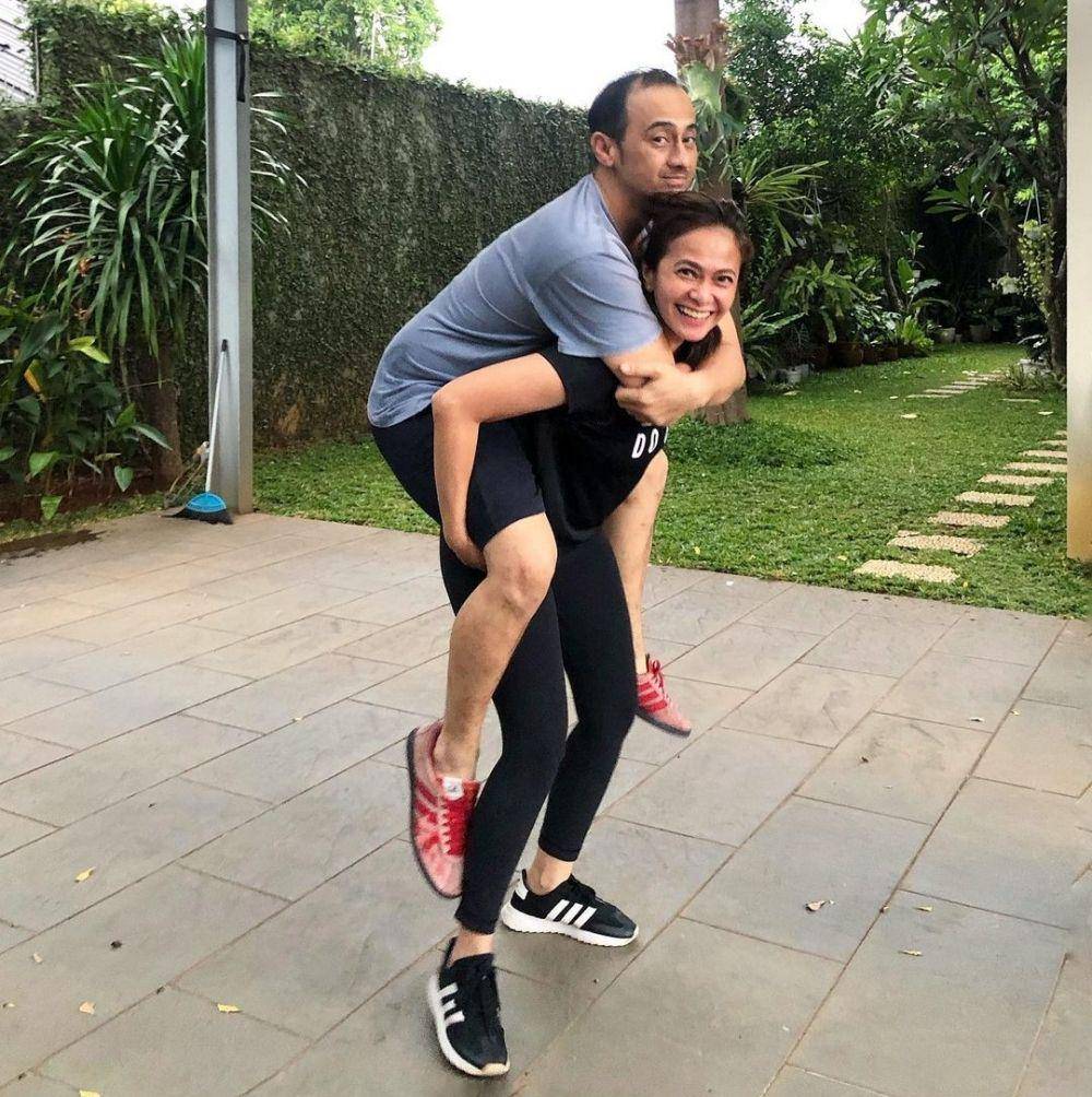 Ersa Mayori bersama suami (instagram.com/ersamayori)