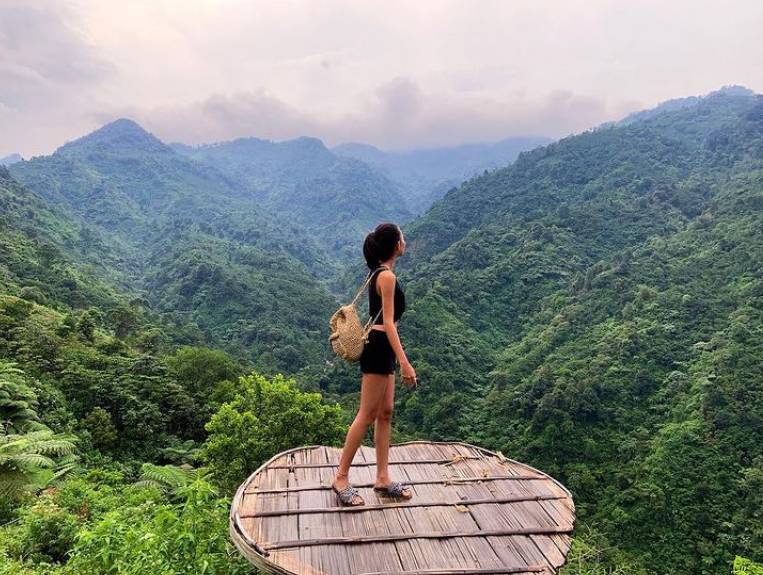 outfit short pants ala Sheinina Cinnamon (instagram.com/shenacinnamon)