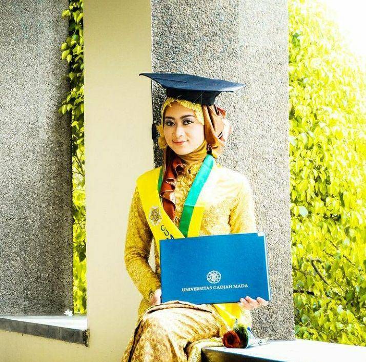 Nura saat lulus sarjana kedokteran. Instagram.com/hemasnura