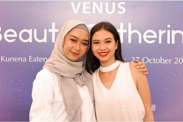Nura dan Yuki Kato saat launching produk kosmetik. Instagram.com/hemasnura