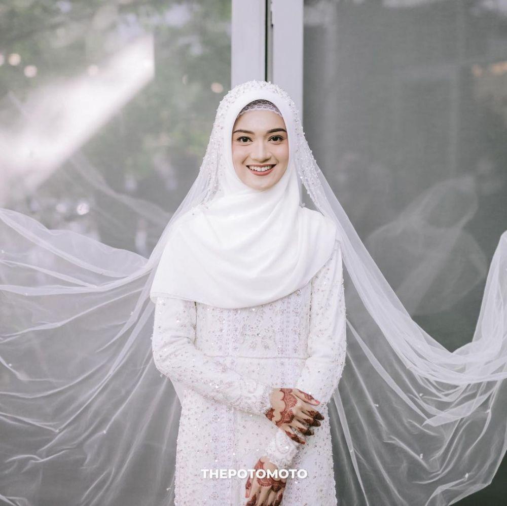 Hijab do pernikahan seleb 2021. (instagram.com/dindafirdausa.kebaya)