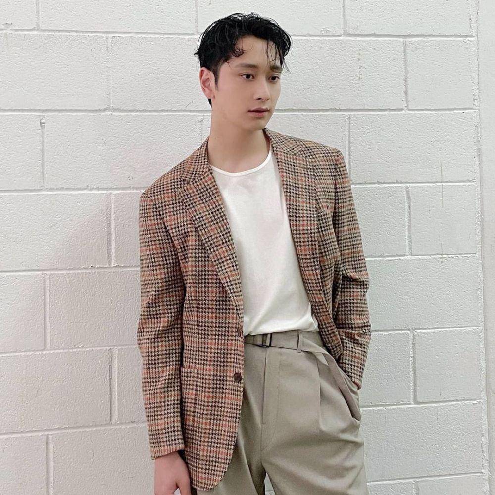 Chansung 2PM (instagram.com/hwang_chan222)