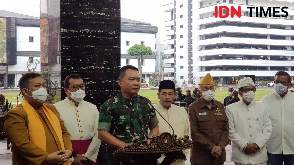 Kepala Staf TNI Angkatan Darat (KSAD) Jenderal Dudung Abdurachman ketika menggelar acara doa bersama di Hari Juang Kartika TNI AD (IDN Times/Santi Dewi)
