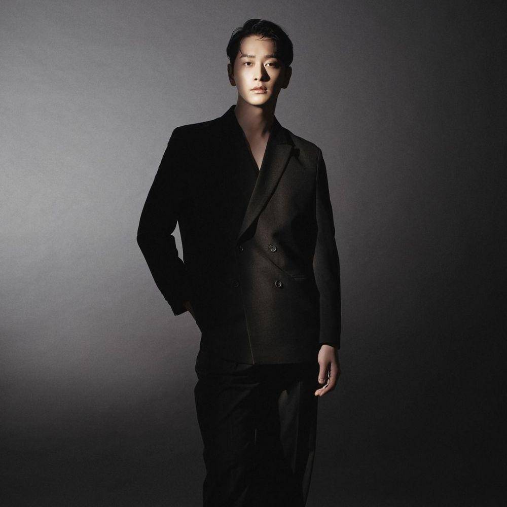 Chansung 2PM (instagram.com/hwang_chan222)