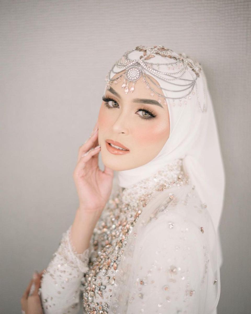 Hijab do pernikahan seleb 2021. (instagram.com/virasoto)