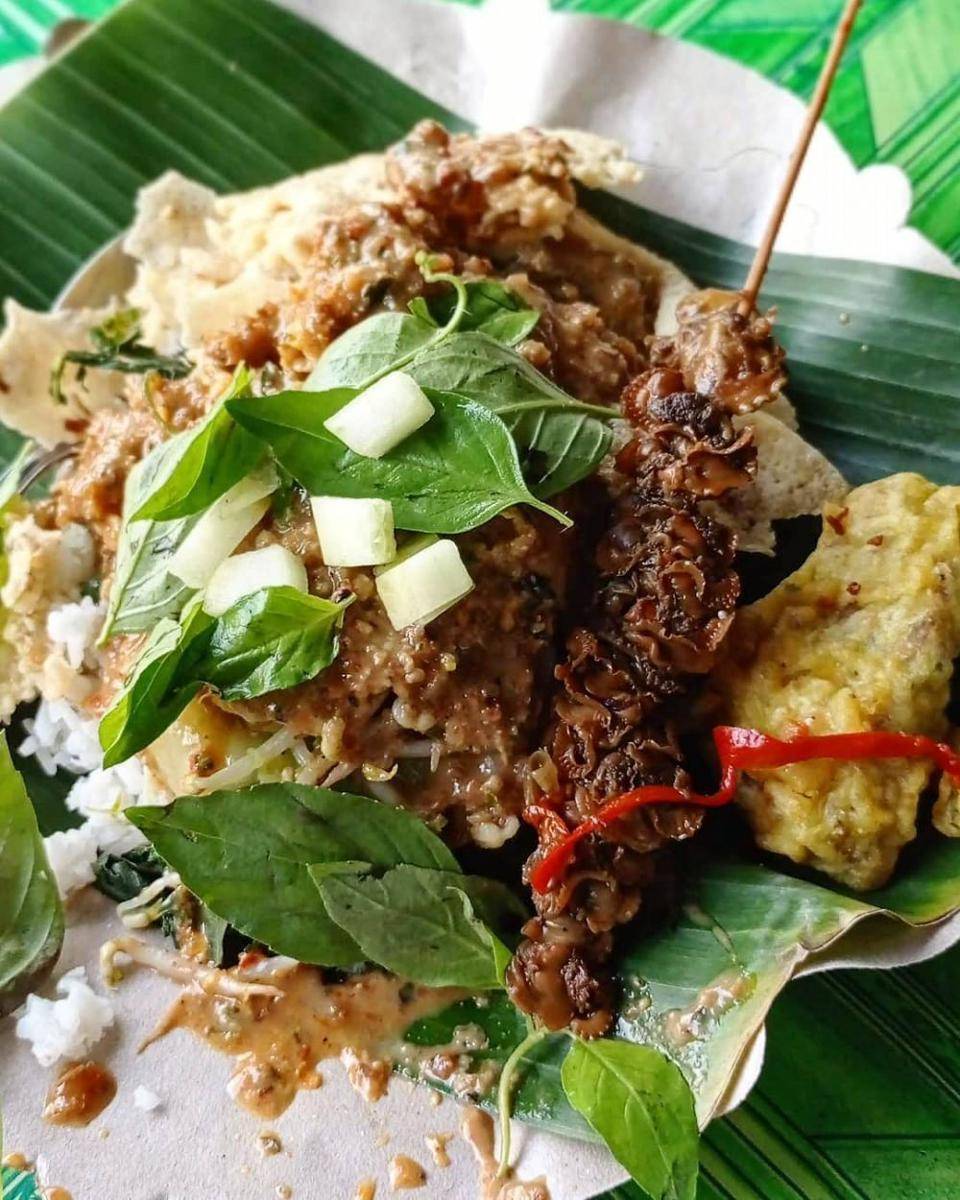 Nasi pecel (instagram.com/rio_njoo87)