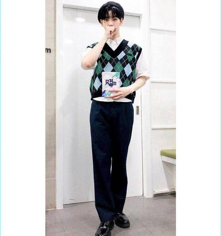 outer Soobin TXT (instagram.com/txtoutfitstyle)