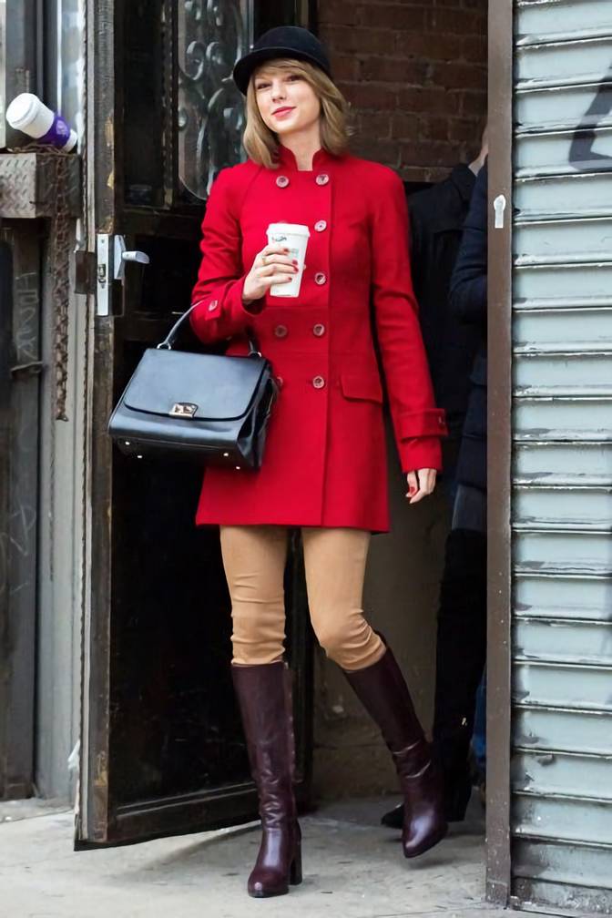 Taylor Swift via Getty Images (teenvogue.com)