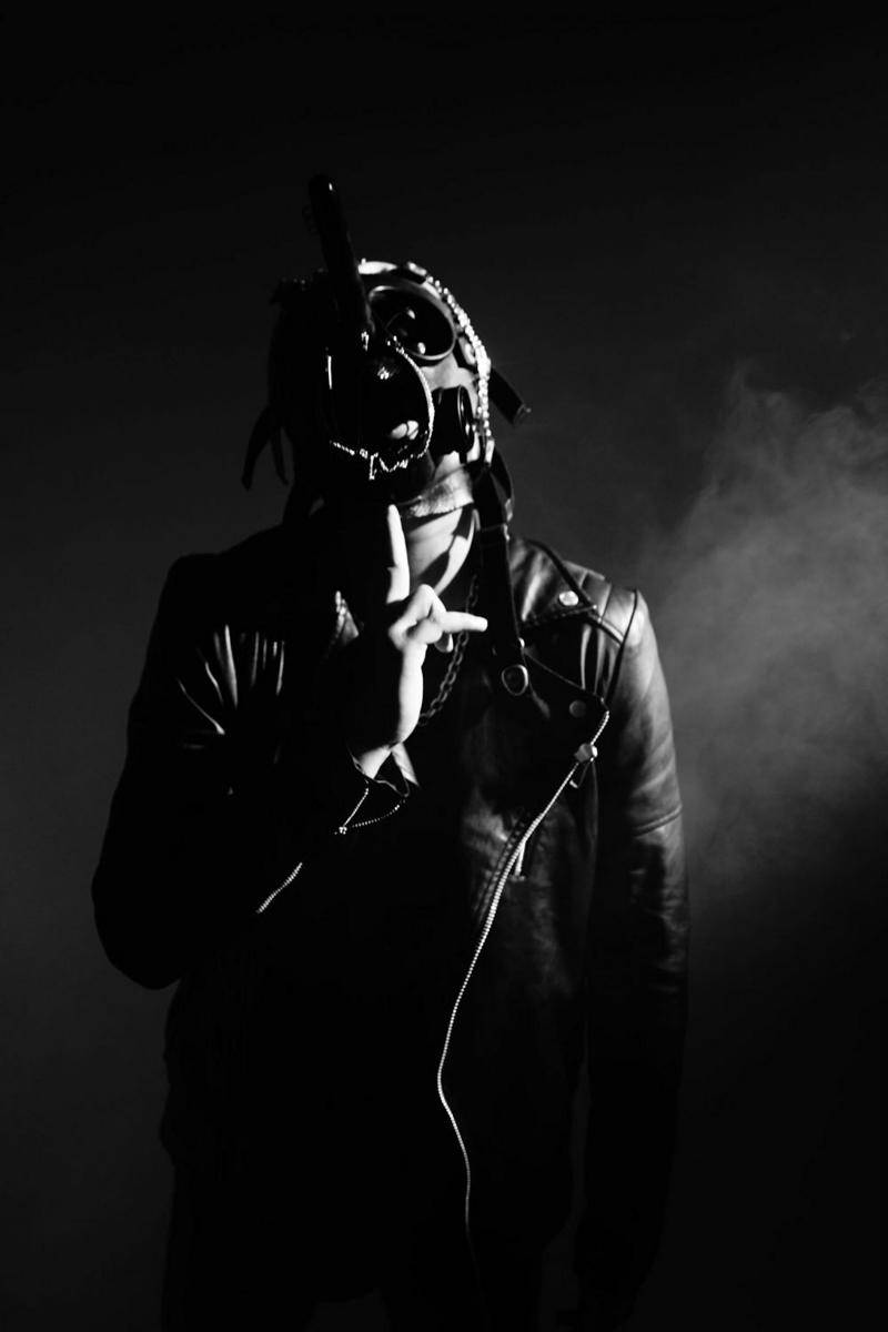 Single Mucho "Outlast" (Dok. Mucho)