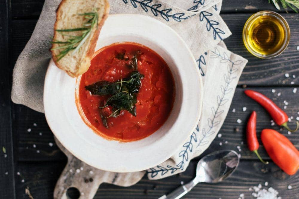 ilustrasi traditional gazpacho (unsplash.com/Nadya Filatova)