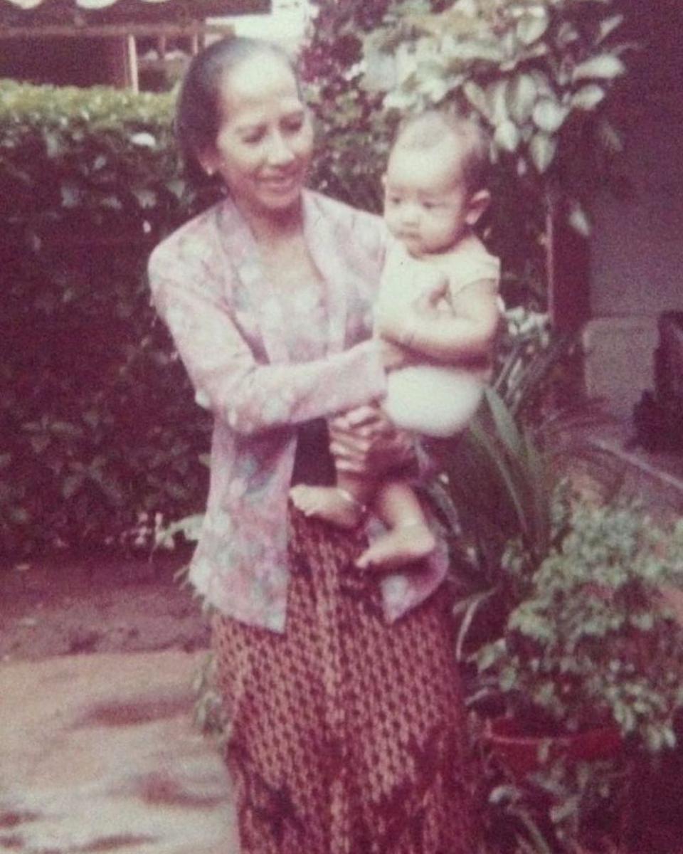 potret masa kecil Oka Antara (instagram.com/oks_antara)
