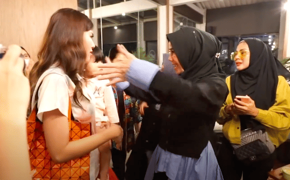 Syahnaz dan Mama Amy (YouTube.com/Rans Entertainment)