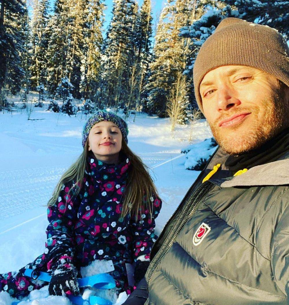 Jensen Ackles bersama anak (instagram.com/jensenackles)
