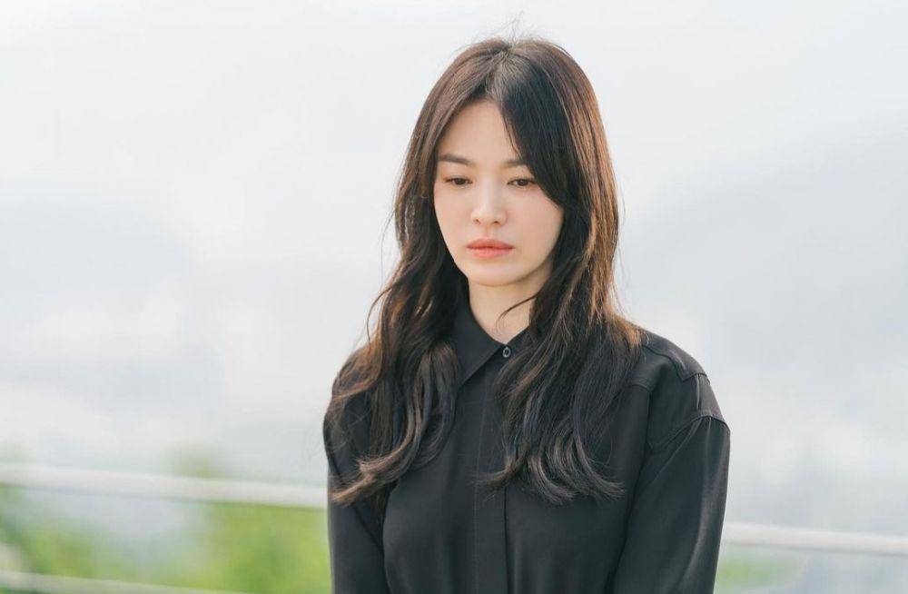 Song Hye Kyo di drama Now We Are Breaking Up (instagram.com/nowwearebreakingup_official)
