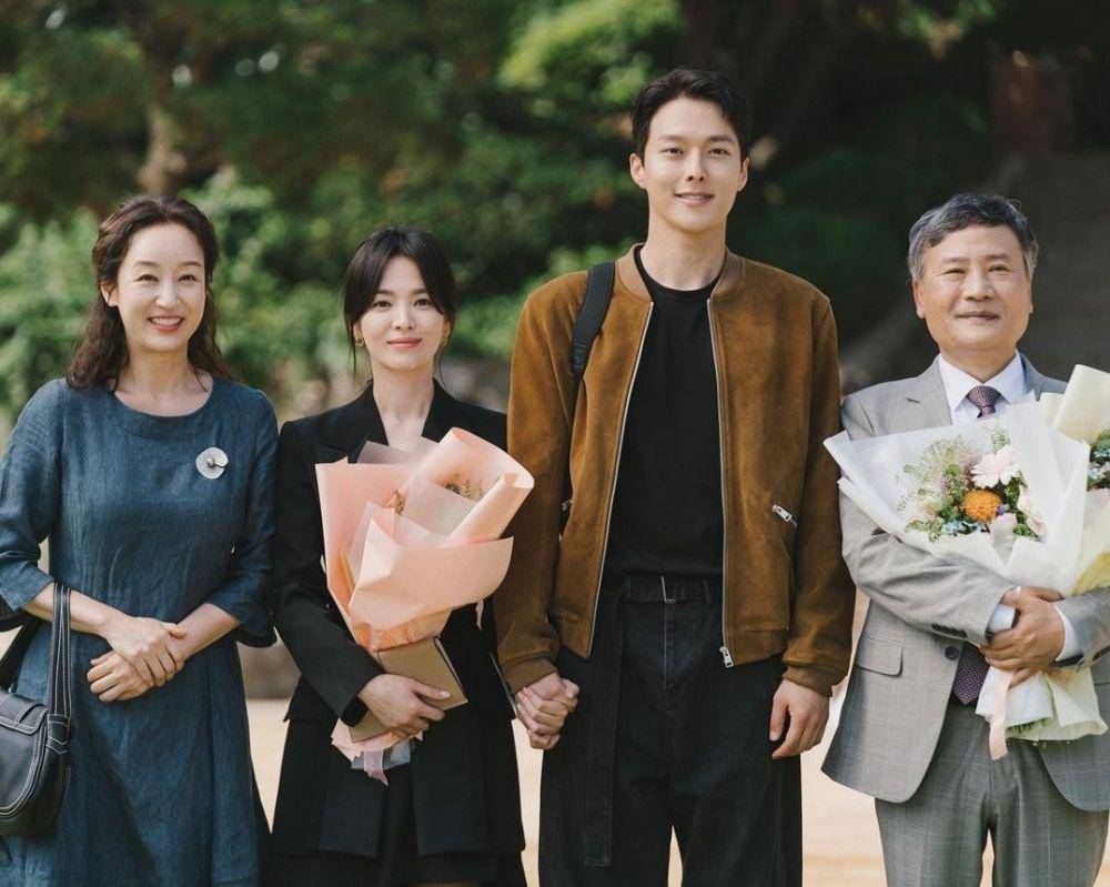 Song Hye Kyo di drama Now We Are Breaking Up (instagram.com/nowwearebreakingup_official)