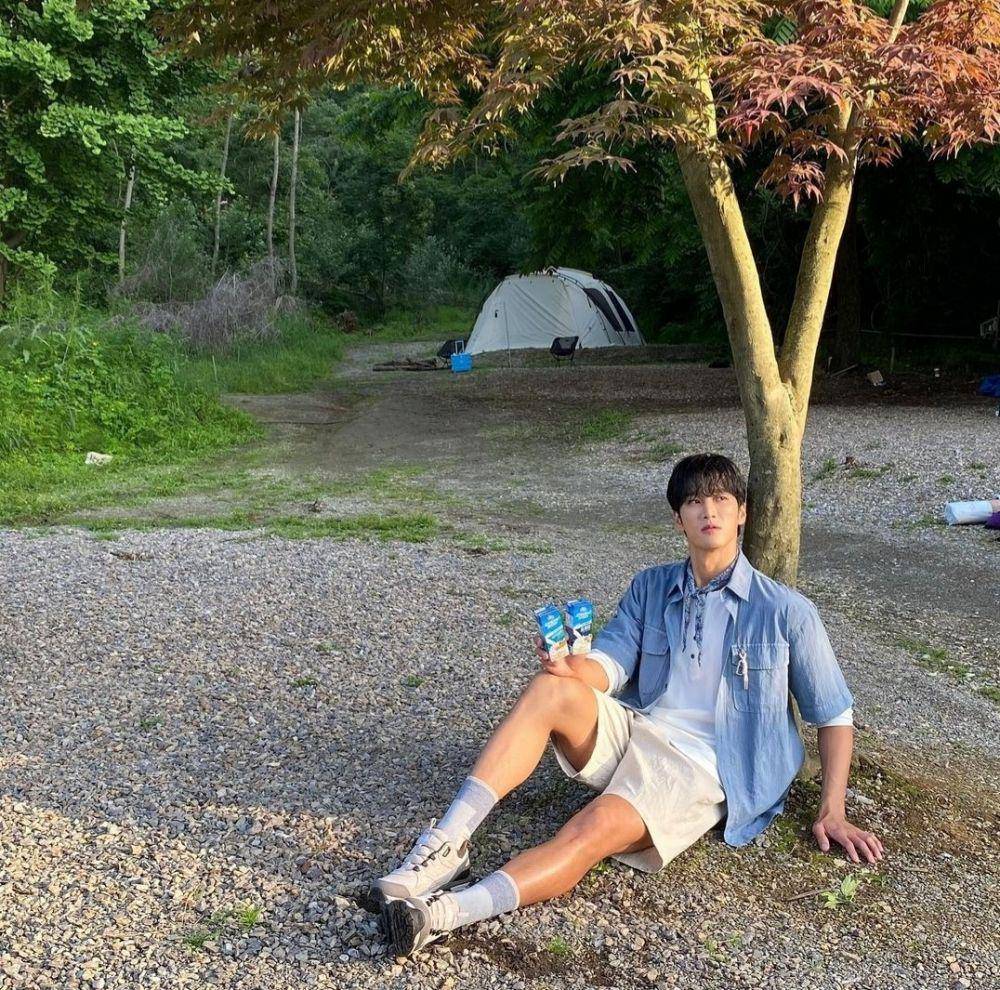Ahn Bo Hyun (instagram.com/bohyunahn)