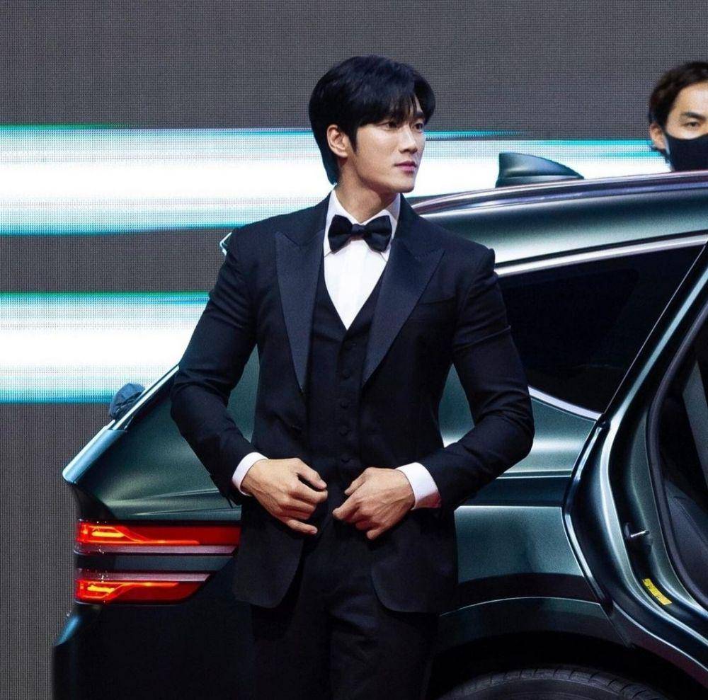 Ahn Bo Hyun (instagram.com/bohyunahn)