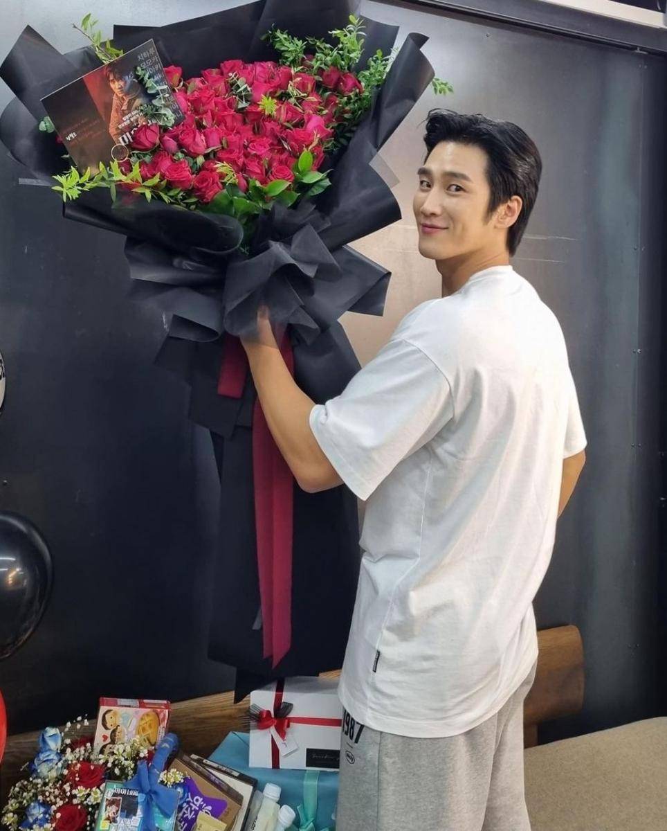 Ahn Bo Hyun (instagram.com/bohyunahn)