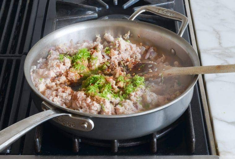 Ilustrasi membuat isian roti baso ayam (onceuponachef.com)