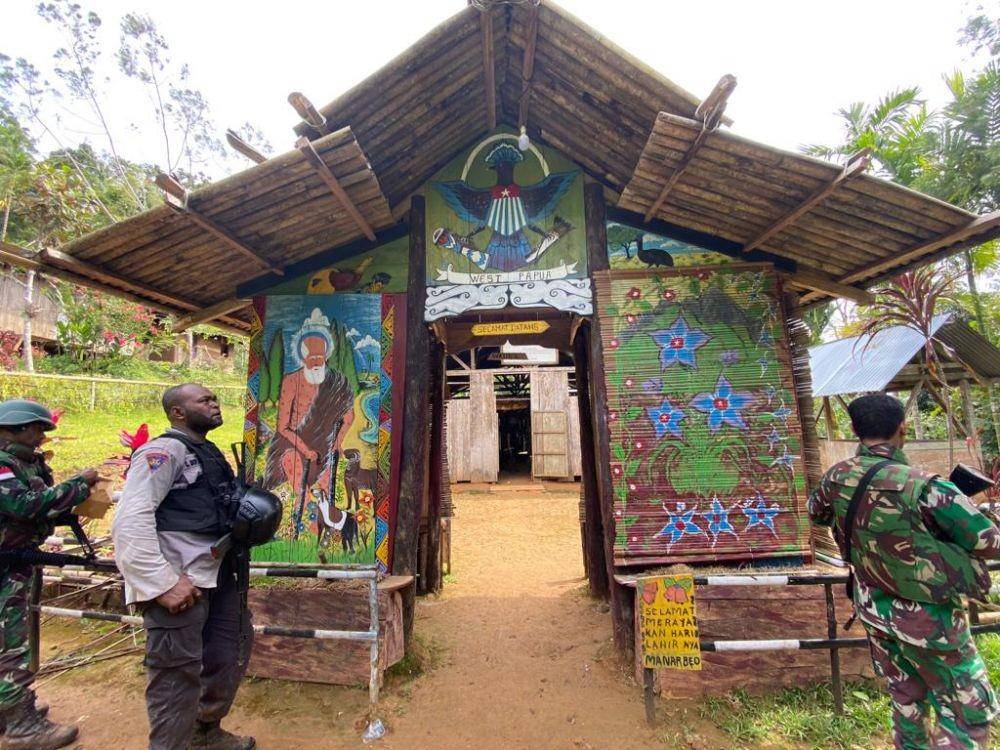 Penangkapan terduga anggota KKB di atas Gunung Impura Kampung Ambaidiru, Distrik Kosiwo, Kabupaten Kepulauan Yapen, Papua (Dok Istimewa)