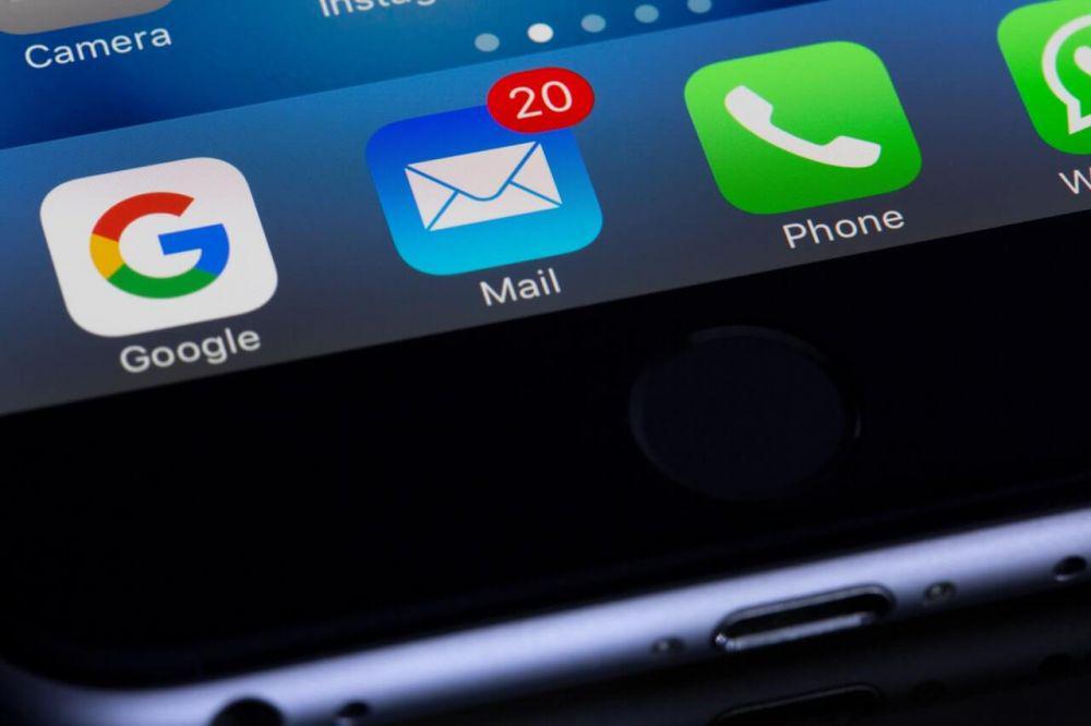 ilustrasi email (pexels.com/Torsten Dettlaff)