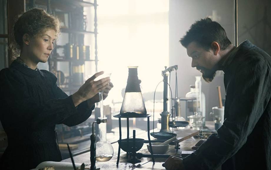 Madame Curie dalam film Radioactive (dok. Working Title Films/Radioactive)