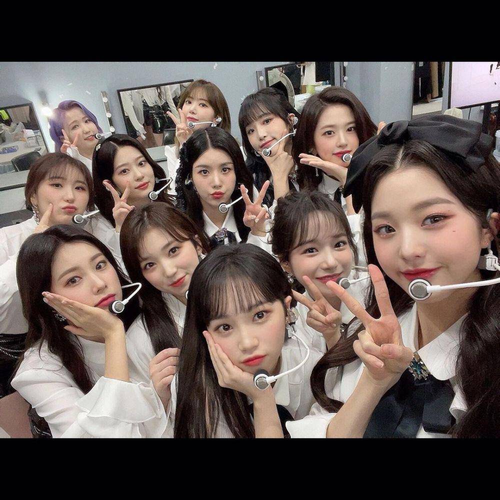 IZ*ONE (instagram.com/officializone)