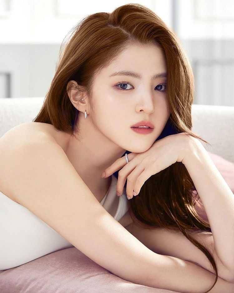 Han So Hee (instagram.com/xeesoxee)