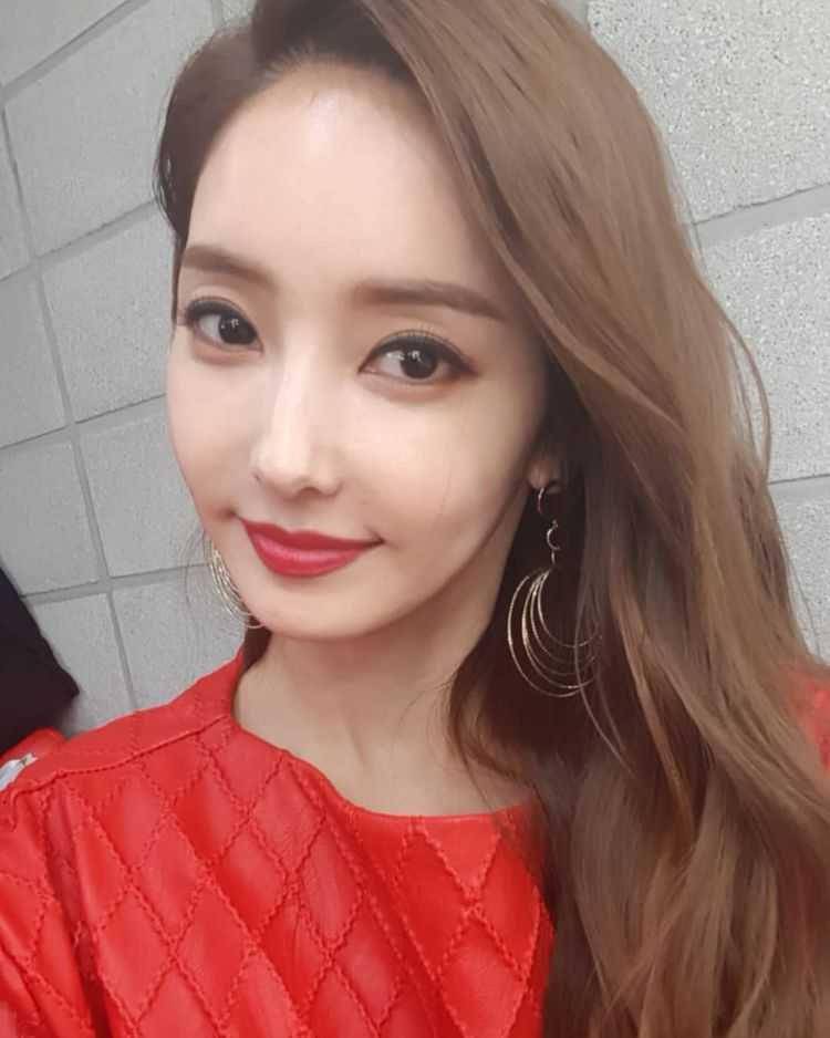 Han Chae Young (instagram.com/han_chae_young_)