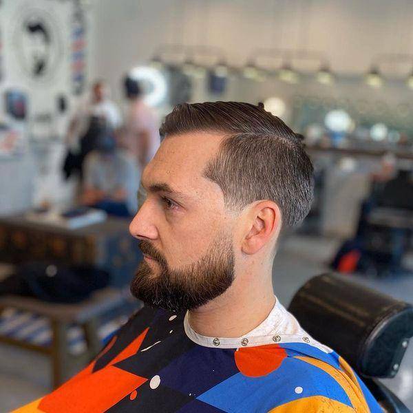 Ilustrasi tapered beard (instagram.com/jae_irons_fades)