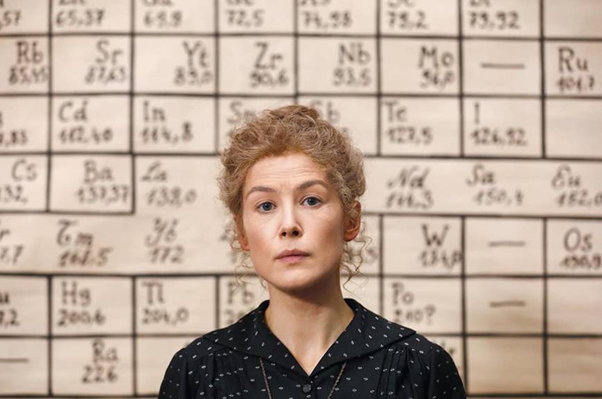 Madame Curie dalam film Radioactive (dok. Working Title Films/Radioactive)