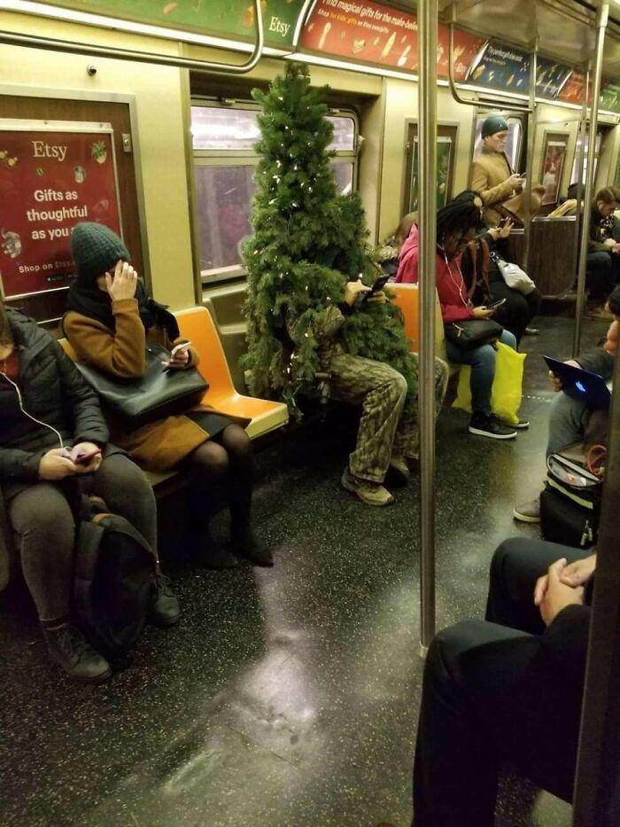 hasil jepretan hal gak biasa di kereta (reddit.com/bediknee)