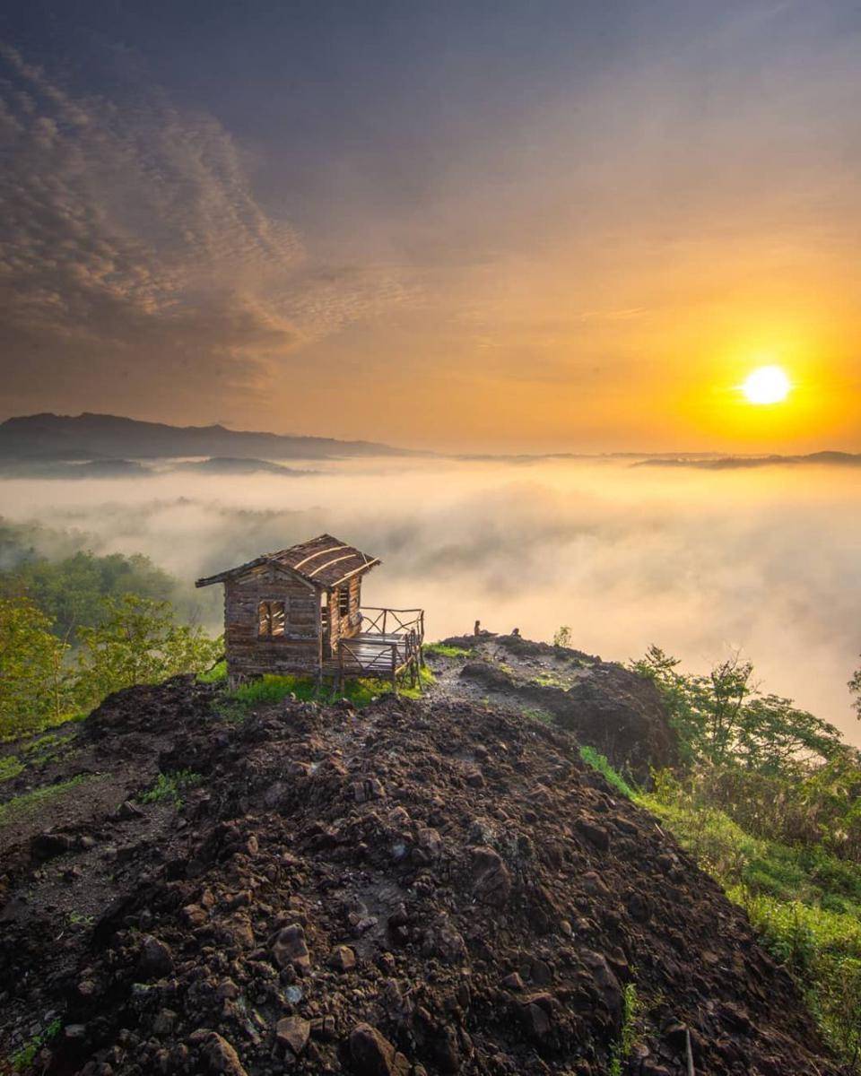 Gunung Ireng (instagram.com/mbahyong)