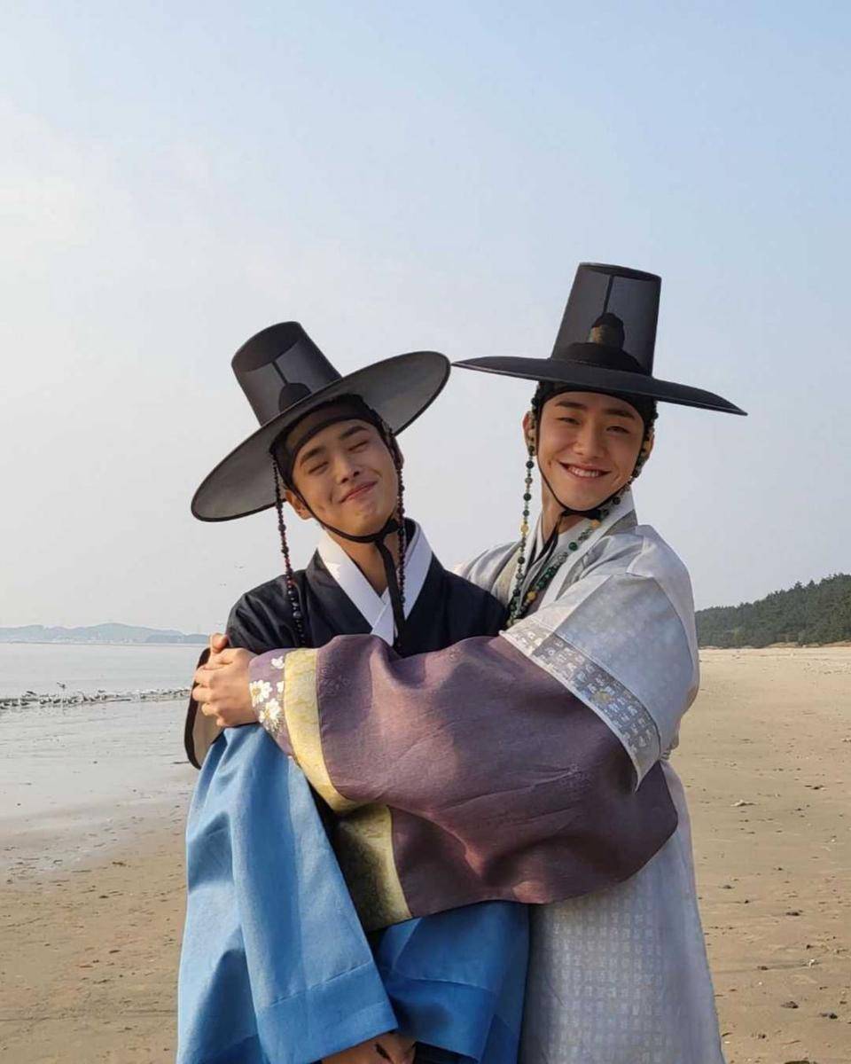 Choi Byung Chan (instagram.com/b__yccn)