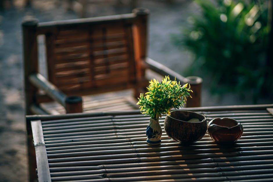 5 Cara Merawat Furnitur Bambu biar Gak Kusam dan Tahan Lama