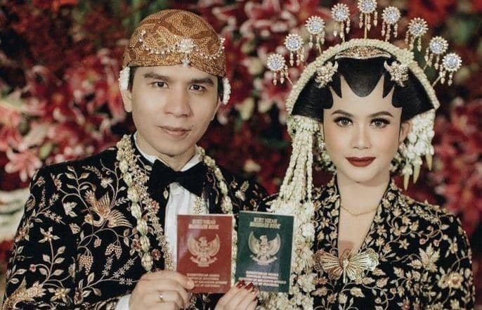 Baru Diunggah, 10 Momen Pernikahan Ifan Govinda dan Clarine