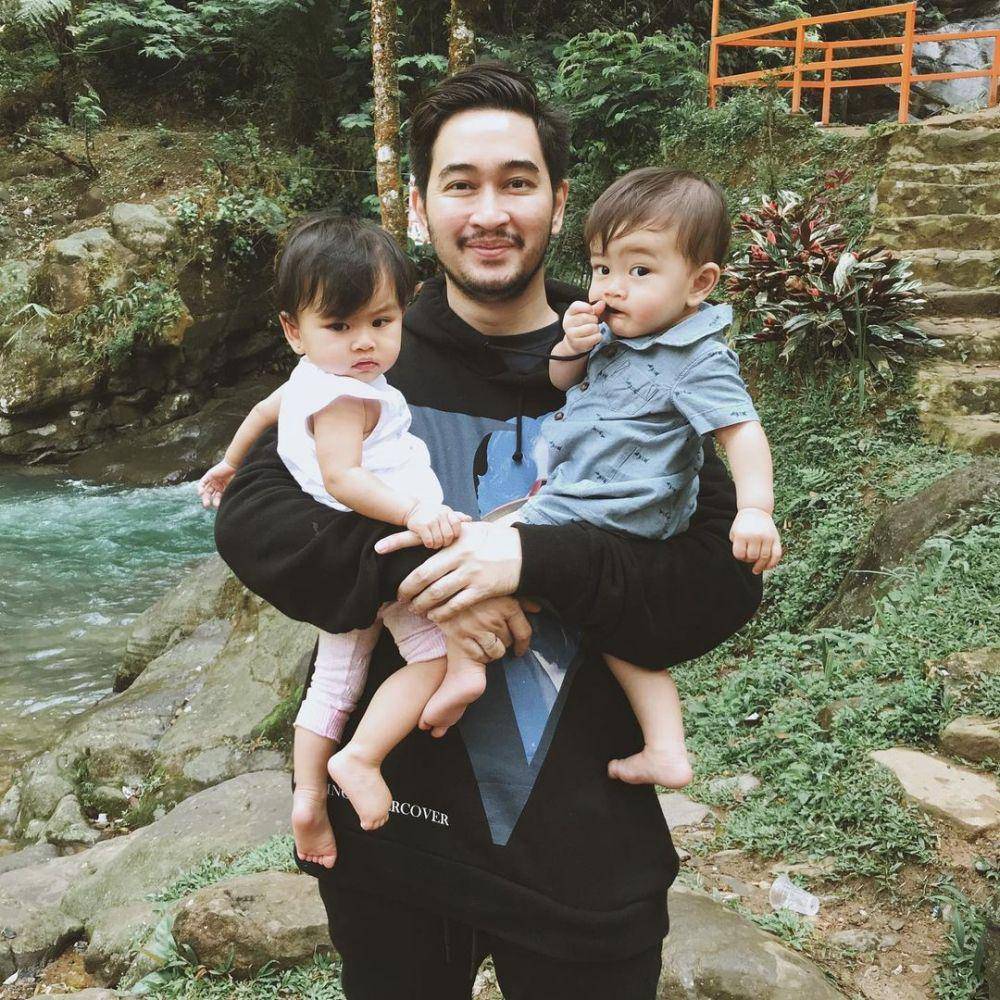 Jeje Govinda dan buah hati (instagram.com/ritchieismail)