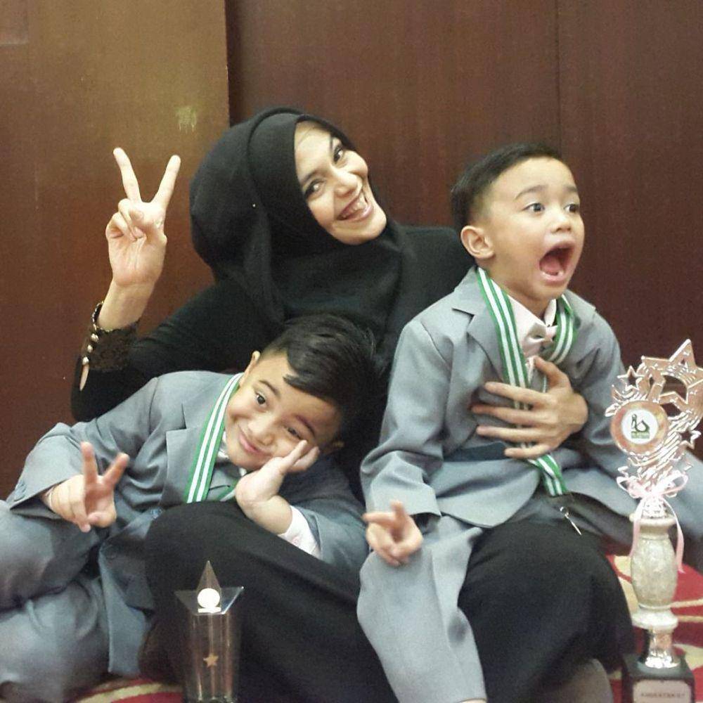 Lula Kamal dan buah hati (instagram.com/lulakamaldr)