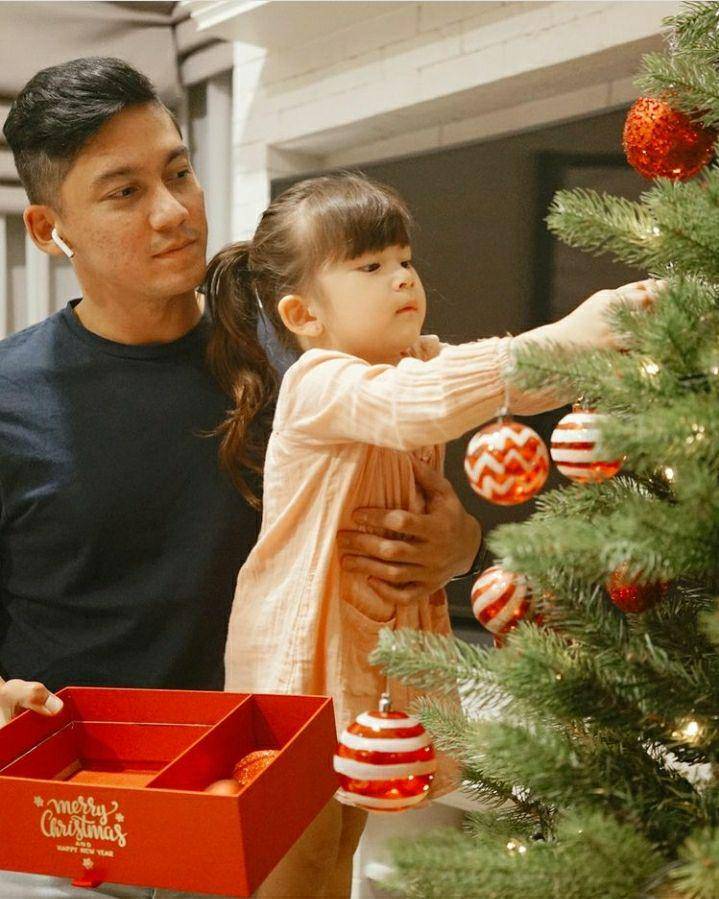 potret persiapan Natal di rumah Samuel Zylgwyn (instagram.com/samuel_zylgwyn)