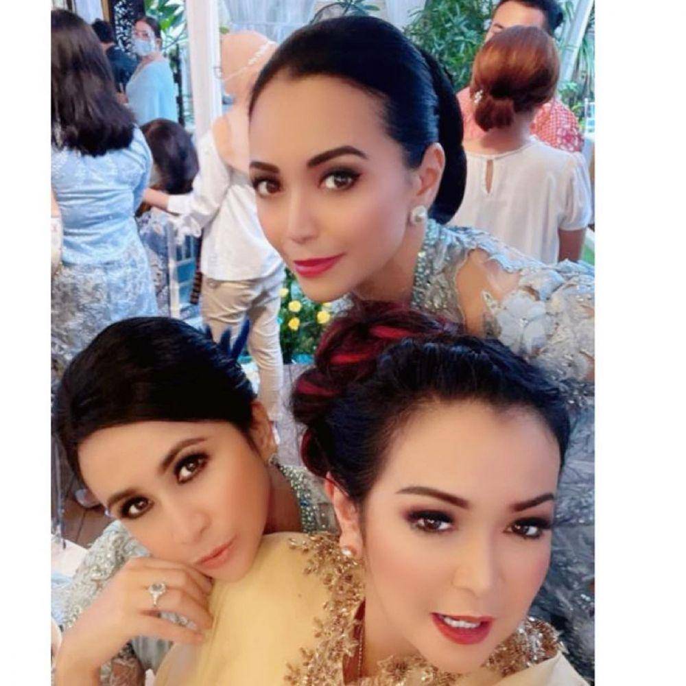 potret Jennifer Ipel dan kedua saudaranya (instagram.com/ravelra_supit)
