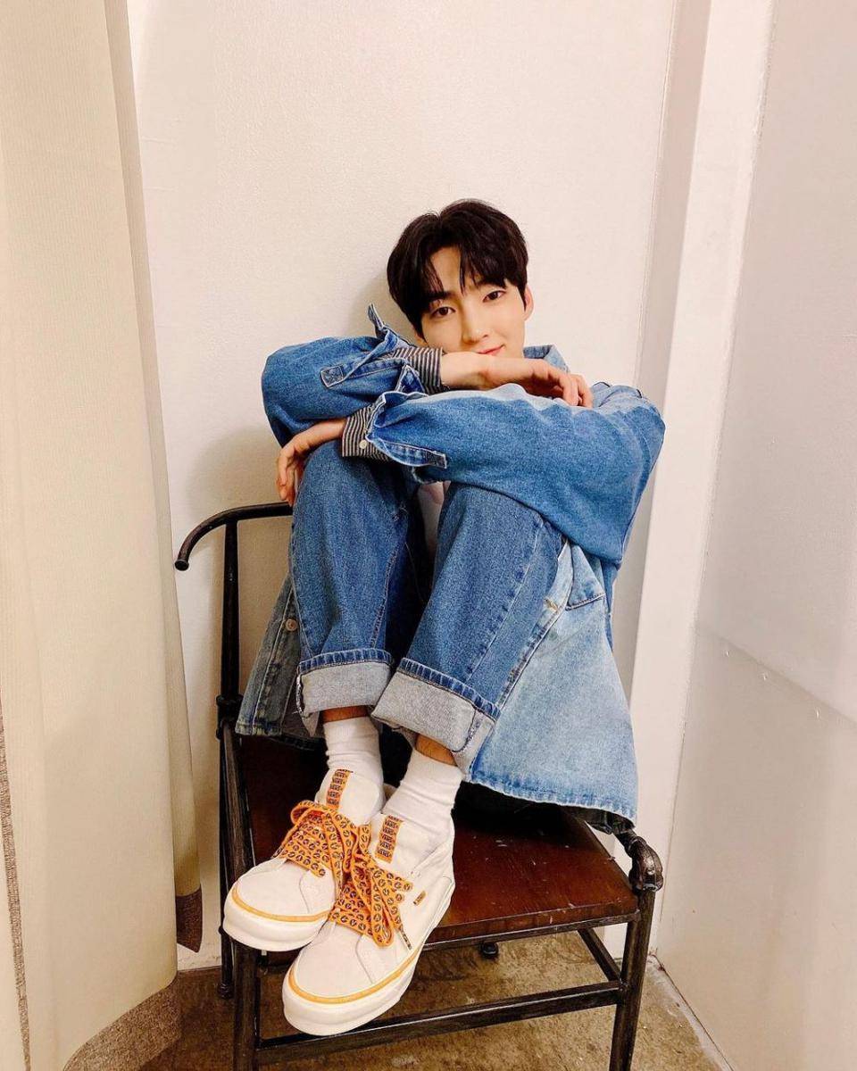 Baek Seo Hoo (instagram.com/seohoo._.b)
