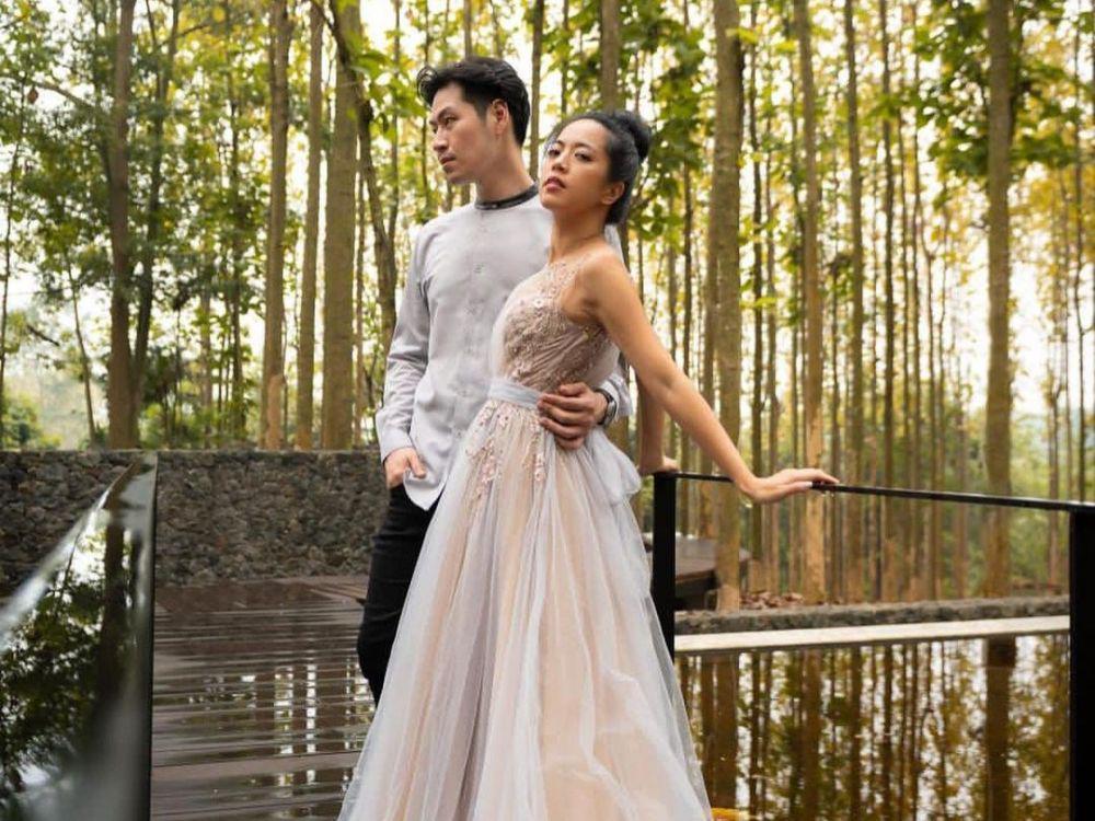 9 Potret Kemesraan Yeslin Wang dengan Kekasih Barunya