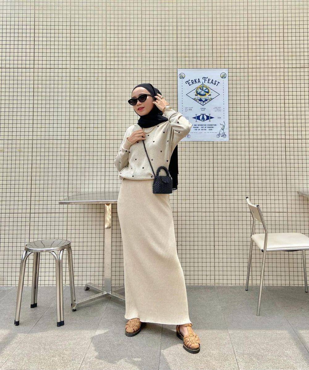 bawahan rok Yulia Wijayanti (instagram.com/yuliawijayantii)