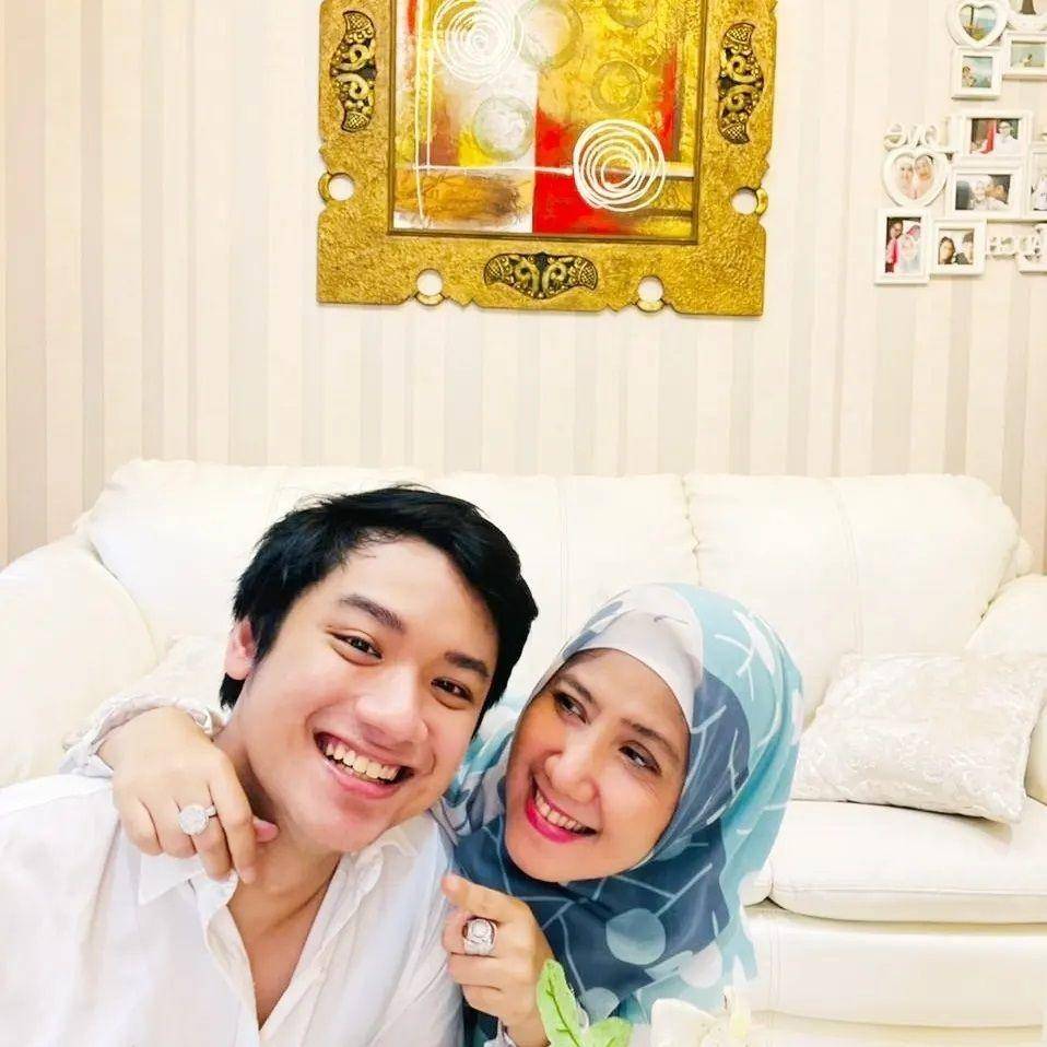 potret Ine Sinthya dan putranya (instagram.com/inesinthya)