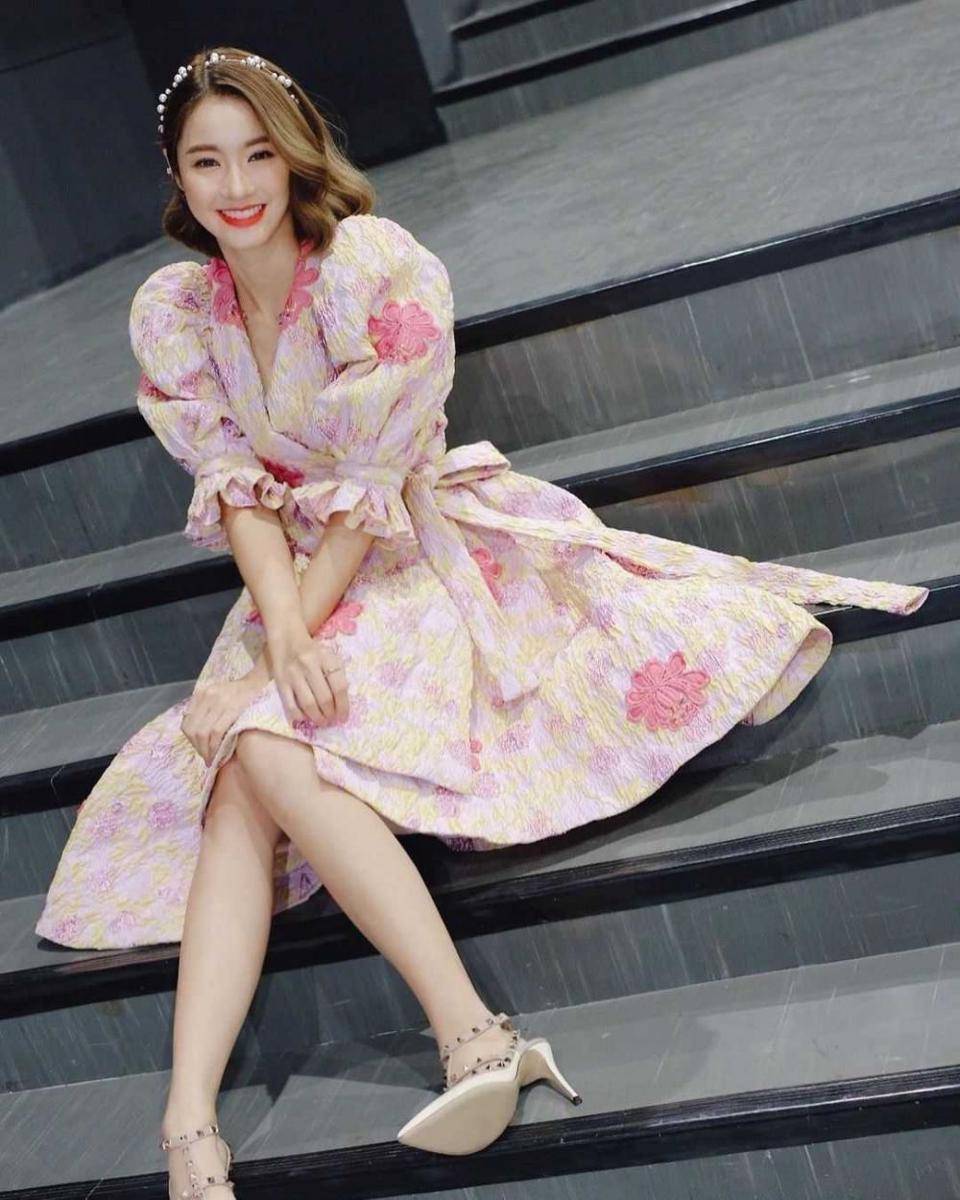 dress ala Namtan Tipnaree (instagram.com/namtan.tipnaree)