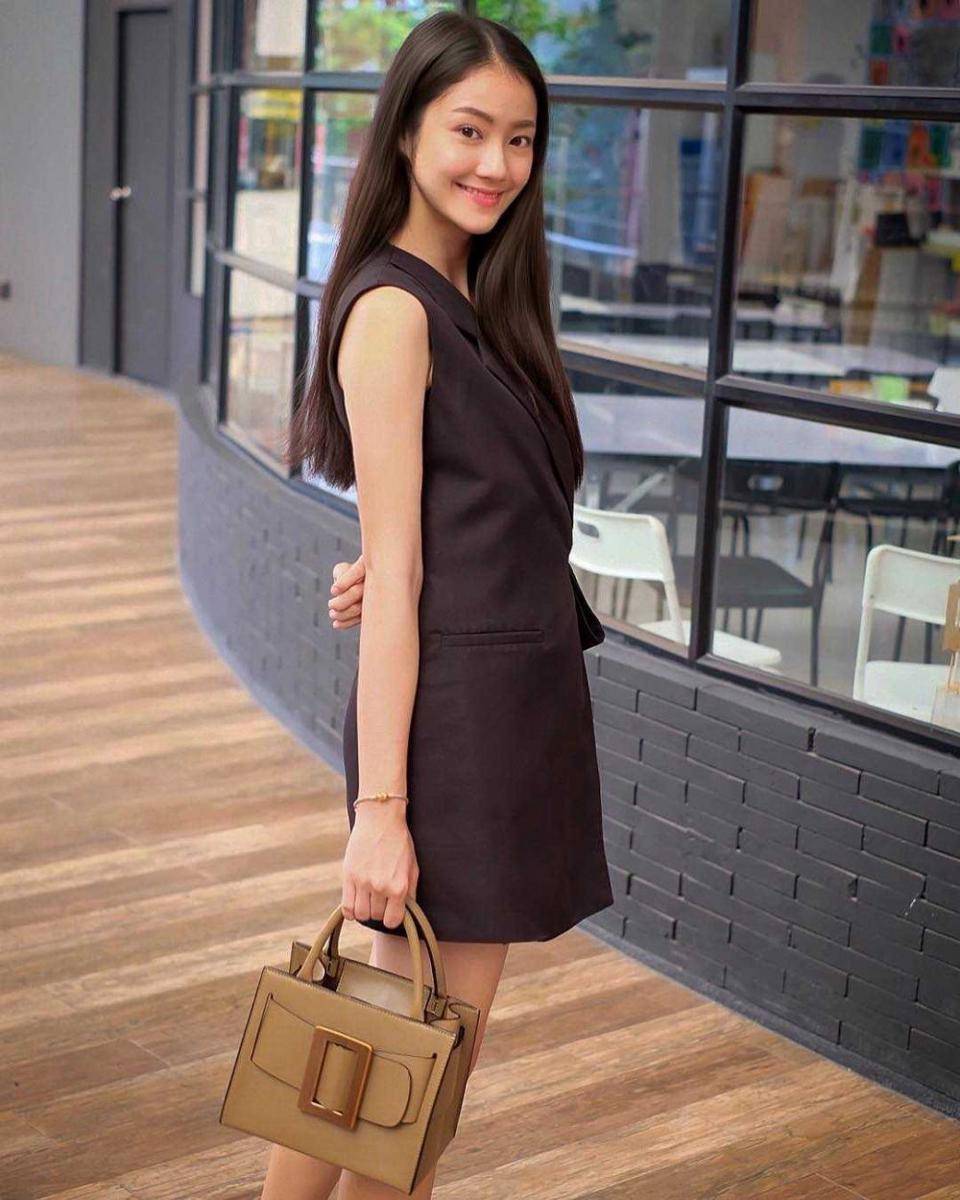 dress ala Namtan Tipnaree (instagram.com/namtan.tipnaree)