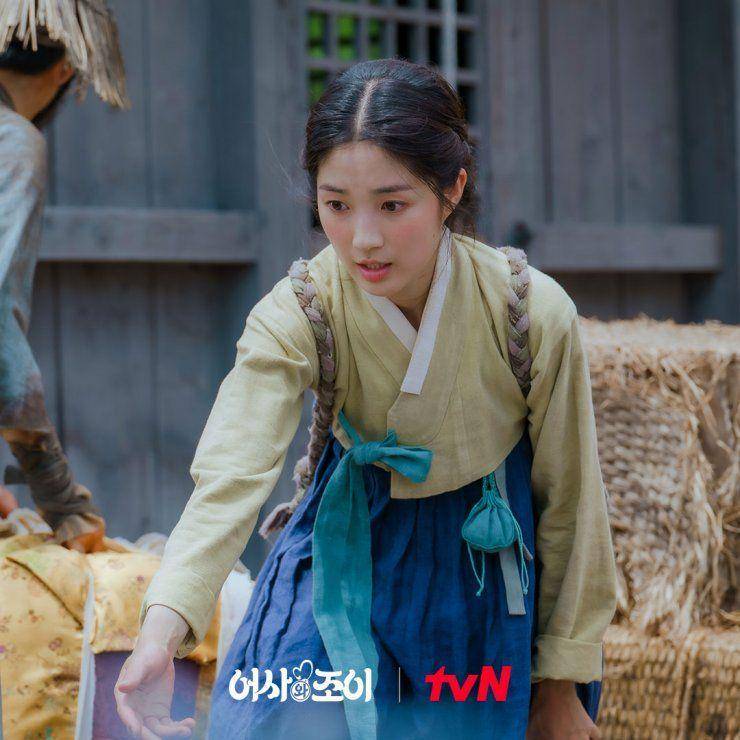 Kim Hye Yoon di drama Secret Royal Inspector Joy (dok. tvN/Secret Royal Inspector Joy)